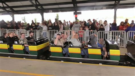 Crowd calendar. . When does worlds of fun open in 2022